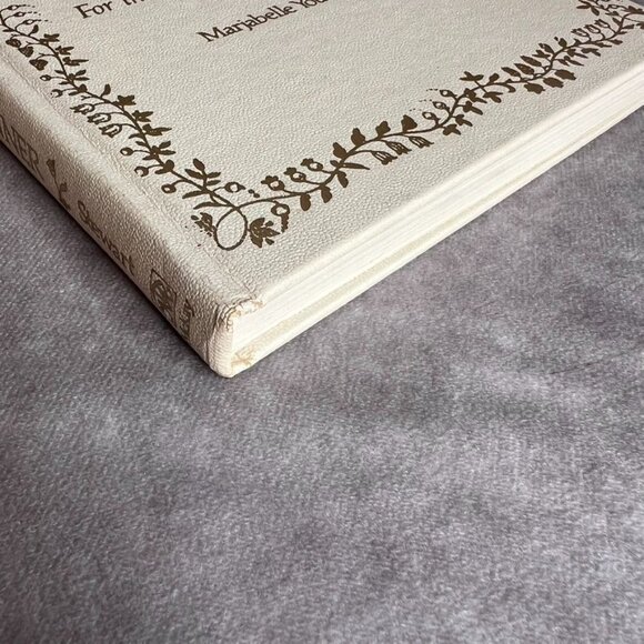 Your Complete Wedding Planner Book For The Perfect Bride & Groom-to-be 1977 HC - Picture 12 of 12